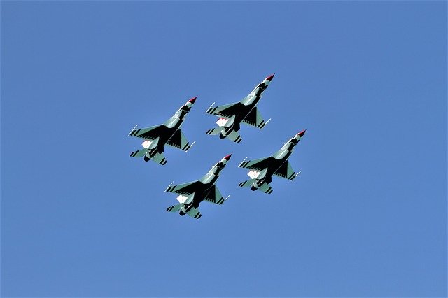 Free download Airshow Fighter Jets Thunderbirds -  free photo or picture to be edited with GIMP online image editor