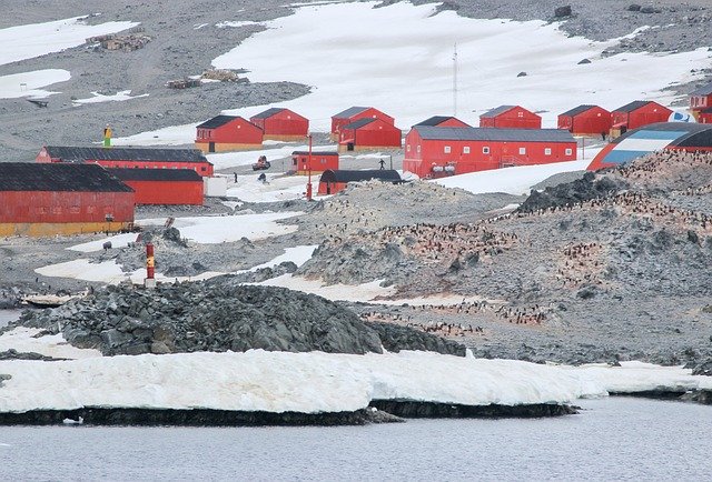 Free download Antarctica Research Station -  free photo or picture to be edited with GIMP online image editor