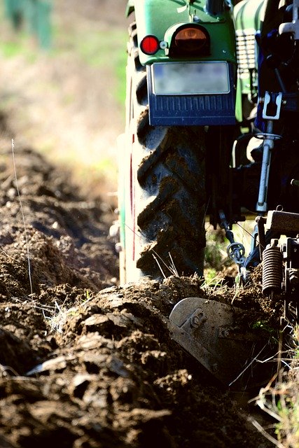 Téléchargement gratuit de l'agriculture arable Ackerfurchen - photo ou image gratuite à éditer avec l'éditeur d'images en ligne GIMP