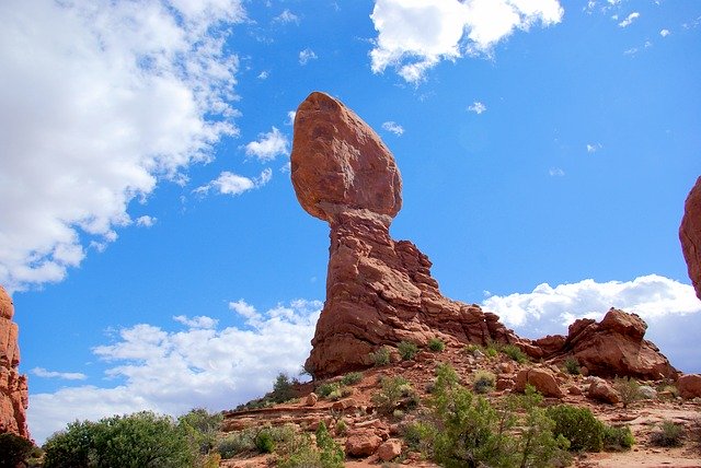 Free download Arches Balanced Rock -  free photo or picture to be edited with GIMP online image editor