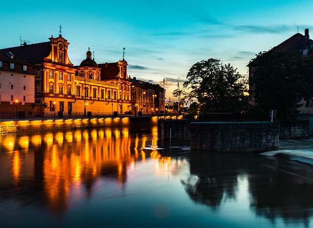 Tải xuống miễn phí Architecture Night Shot Water - ảnh hoặc ảnh miễn phí được chỉnh sửa bằng trình chỉnh sửa ảnh trực tuyến GIMP