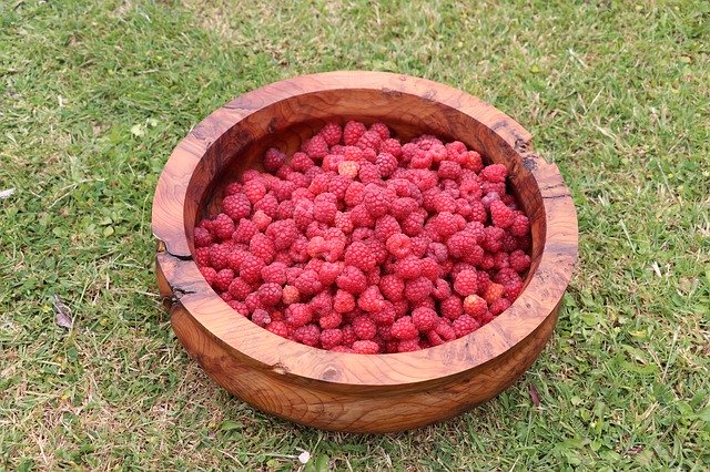 Free download Berries Raspberries Sweet -  free photo or picture to be edited with GIMP online image editor