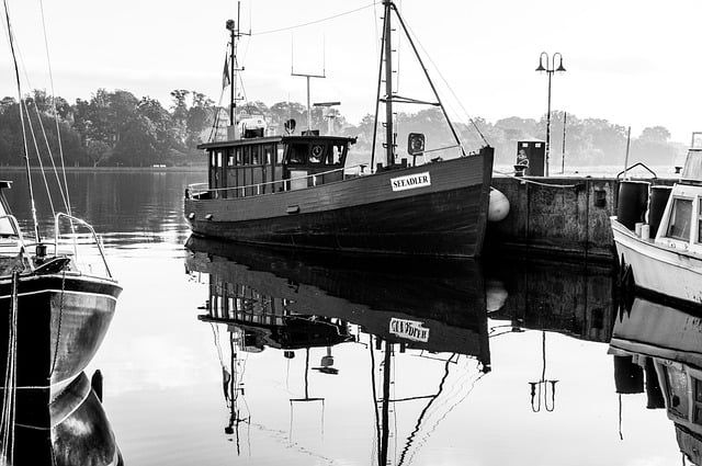 Free download boats fishing boat port water free picture to be edited with GIMP free online image editor