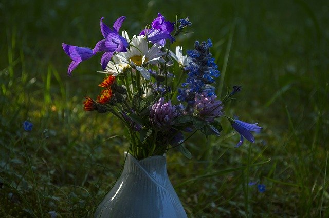 Free download Bouquet Of Flowers Flower Romantic -  free photo or picture to be edited with GIMP online image editor