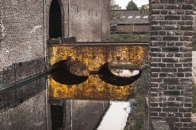 Unduh gratis Bridge Reflection Arch - foto atau gambar gratis untuk diedit dengan editor gambar online GIMP