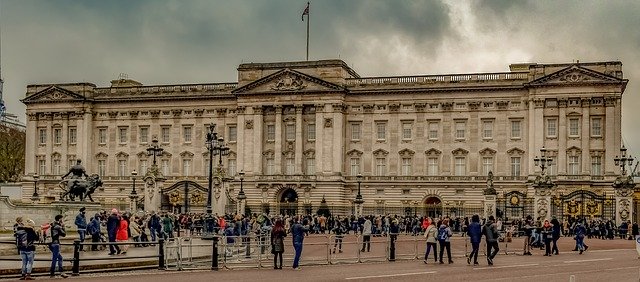 Free download Buckingham Palace Square London -  free photo or picture to be edited with GIMP online image editor