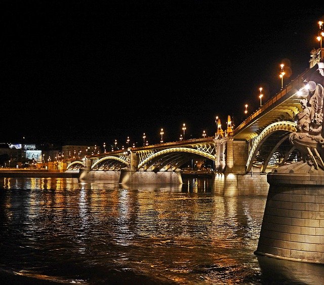 Free download budapest at night margaret bridge free picture to be edited with GIMP free online image editor