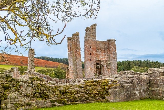 Téléchargement gratuit du château de Burgruine Edlingham - photo ou image gratuite à modifier avec l'éditeur d'images en ligne GIMP