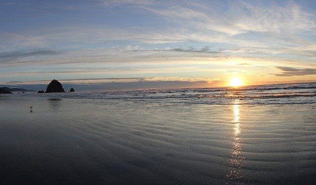 Free download Cannon Beach Ocean -  free photo or picture to be edited with GIMP online image editor