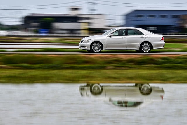 Free download car road traffic toyota crown free picture to be edited with GIMP free online image editor