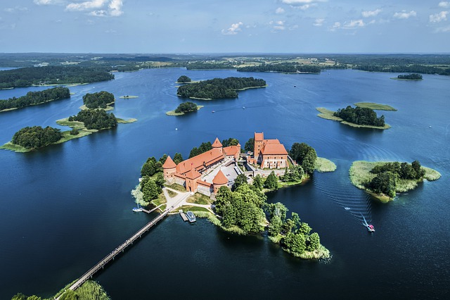 Free download castle nature lithuania landscape free picture to be edited with GIMP free online image editor