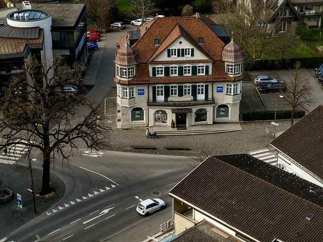 دانلود رایگان Center Of The Village Building Old - عکس یا تصویر رایگان قابل ویرایش با ویرایشگر تصویر آنلاین GIMP