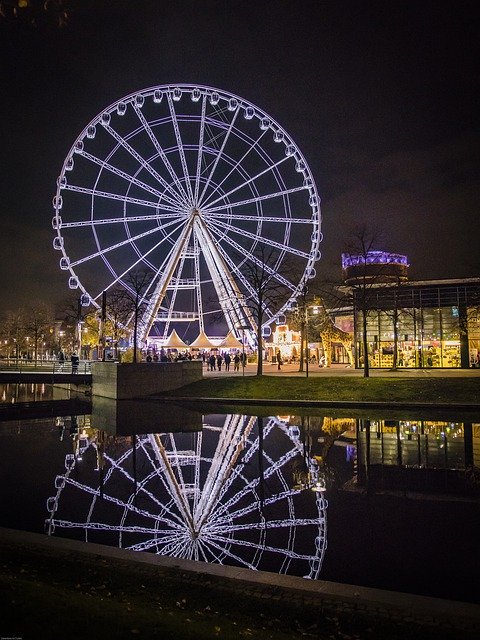 Free download Centro Ferris Wheel Illuminated -  free free photo or picture to be edited with GIMP online image editor