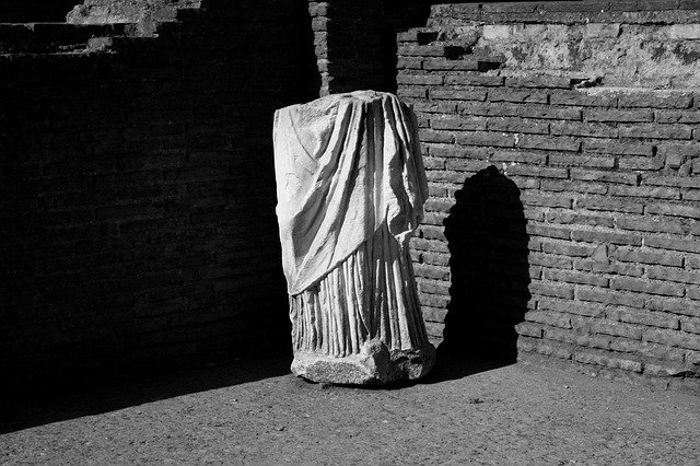 Free download Colosseo Statue Roman -  free photo or picture to be edited with GIMP online image editor