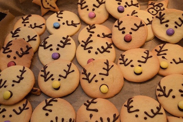 Free download Cookies Holidays Decorating -  free photo or picture to be edited with GIMP online image editor