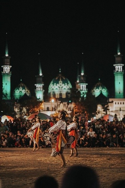 Descărcare gratuită Dancer Women Indonesian - fotografie sau imagine gratuită pentru a fi editată cu editorul de imagini online GIMP