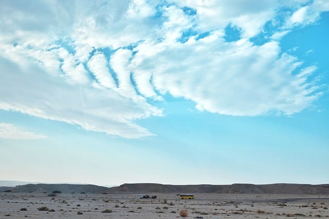 Téléchargement gratuit d'une image gratuite de ciel de nuages ​​de route de montagnes du désert à modifier avec l'éditeur d'images en ligne gratuit GIMP