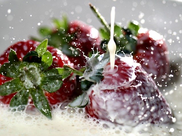 تنزيل مجاني Dessert Strawberries Delicious - صورة مجانية أو صورة يتم تحريرها باستخدام محرر الصور عبر الإنترنت GIMP