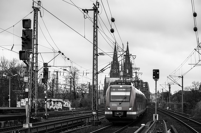 Free download dom train cologne cathedral free picture to be edited with GIMP free online image editor