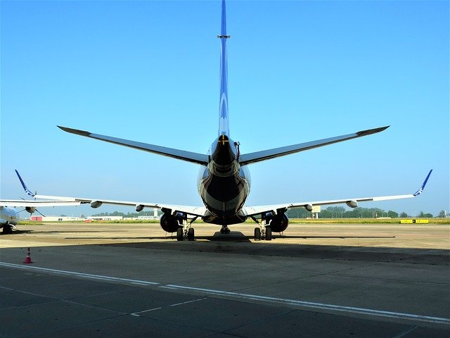 Free download Embraer Emb 195 E-Jet -  free photo or picture to be edited with GIMP online image editor