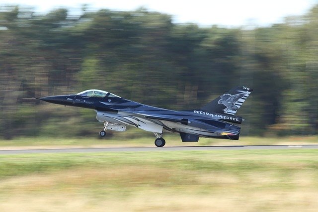 Free download F16 Fighter Vliegtuigshow -  free photo or picture to be edited with GIMP online image editor