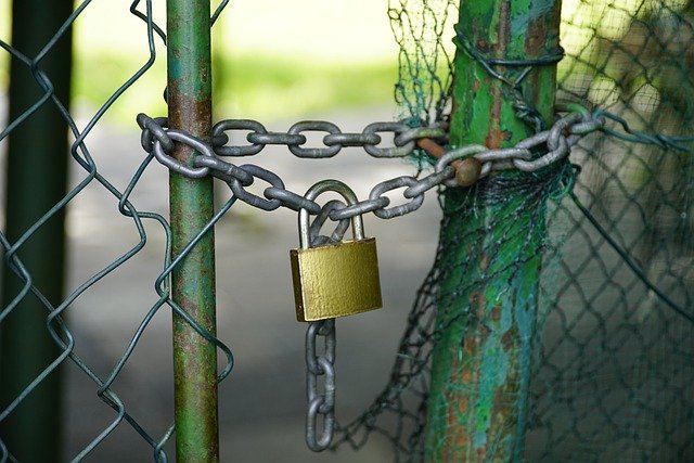 Free download fence chain barrier lock u lock free picture to be edited with GIMP free online image editor