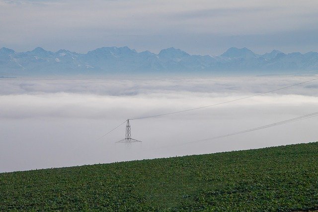 Bezpłatne pobieranie Fog Sea Of Strommast Mountain - bezpłatne zdjęcie lub obraz do edycji za pomocą internetowego edytora obrazów GIMP