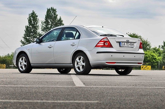 Free download ford mondeo auto silver reflector free picture to be edited with GIMP free online image editor