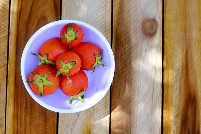 Free download fresh tomatoes tomatoes healthy free picture to be edited with GIMP free online image editor