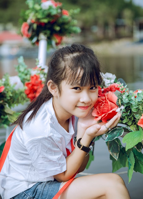 Free download girl smile model young flowers free picture to be edited with GIMP free online image editor