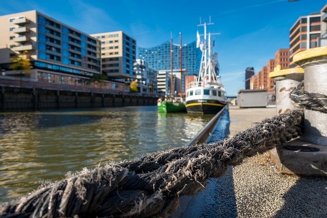 Téléchargement gratuit du port des embouteillages des navires de Hambourg - photo ou image gratuite à éditer avec l'éditeur d'images en ligne GIMP