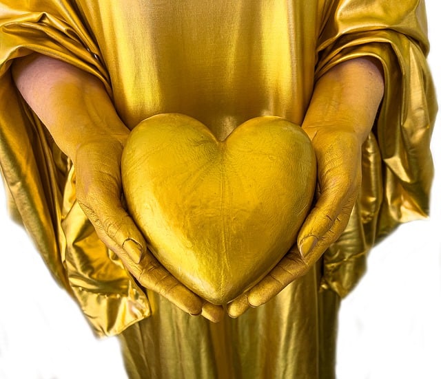 Free download heart love gold golden woman free picture to be edited with GIMP free online image editor