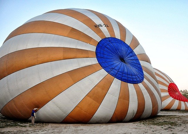 Descarga gratuita Capadocia en globo aerostático: foto o imagen gratuitas para editar con el editor de imágenes en línea GIMP