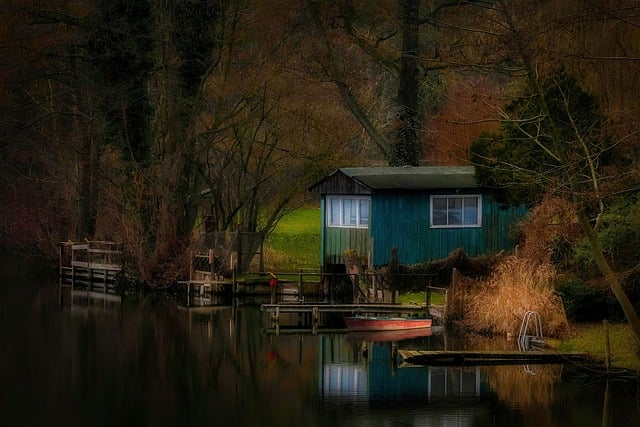 Free download house wooden hut lake dandruff free picture to be edited with GIMP free online image editor