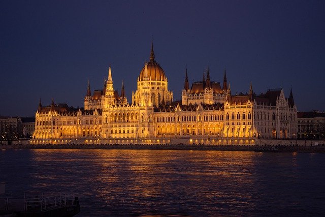 Free download hungarian parliament building danube free picture to be edited with GIMP free online image editor