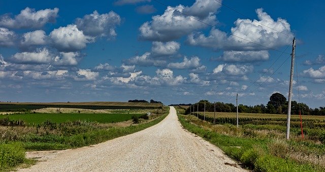 Kostenloser Download Iowa America Country Road - kostenloses Foto oder Bild zur Bearbeitung mit dem Online-Bildeditor GIMP