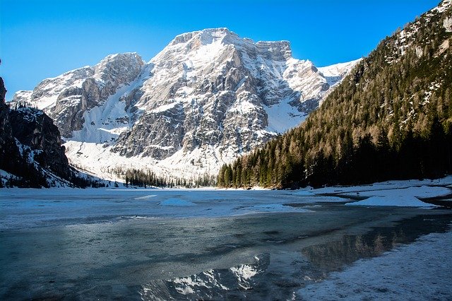 Free download Lake Braies Croda Rossa -  free photo or picture to be edited with GIMP online image editor