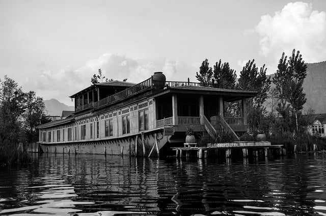 Free download lake shikara kashmir srinagar free picture to be edited with GIMP free online image editor