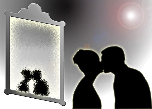 Free download Love Kiss Pair -  free illustration to be edited with GIMP free online image editor