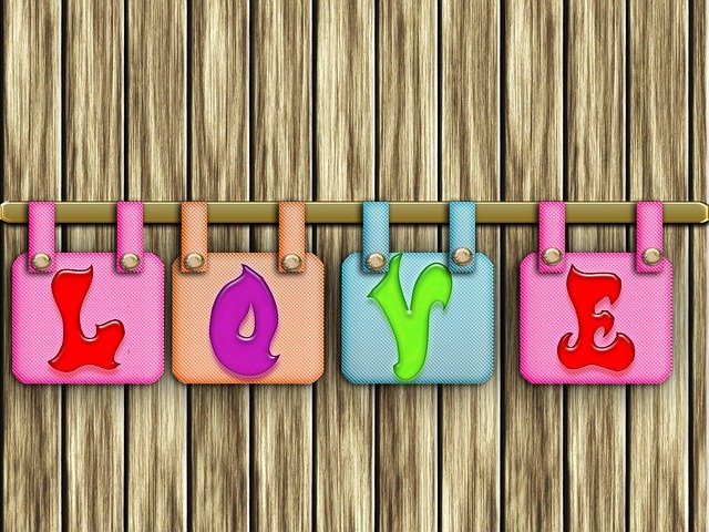 Free download Love Pillow Wooden Wall -  free illustration to be edited with GIMP free online image editor