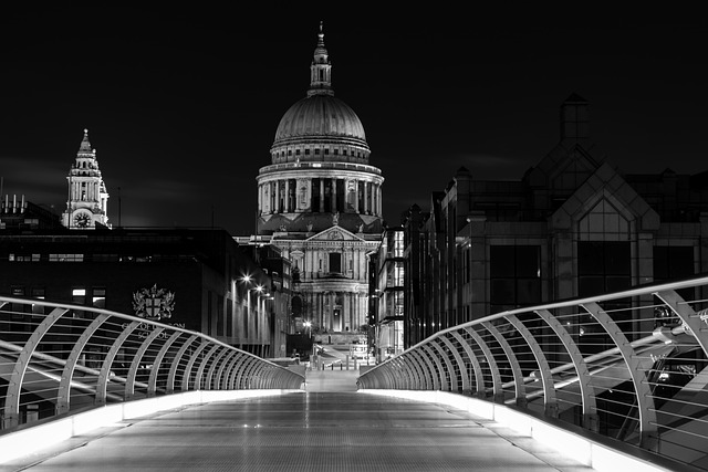 Free download millennium bridge parliament house free picture to be edited with GIMP free online image editor