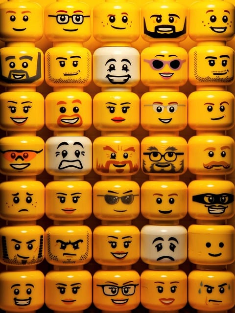 Lego Mindstorms Robot Trên Nền Đỏ Hình ảnh Sẵn có - Tải xuống Hình ảnh Ngay  bây giờ - Bộ mô hình, Không có người - Số người, Nhiếp ảnh - Hình ảnh -  iStock