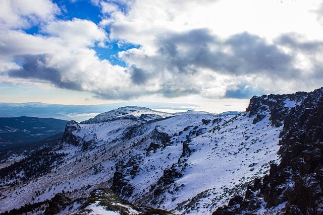 Scarica gratuitamente l'immagine gratuita di montagne innevate e natura da modificare con l'editor di immagini online gratuito GIMP