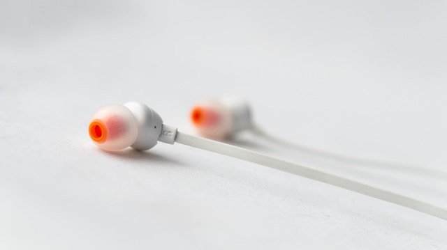 Free download music earbuds headphones headset free picture to be edited with GIMP free online image editor