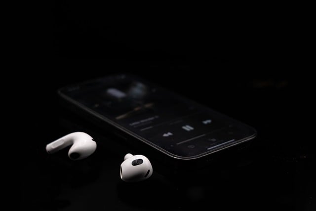 Free download music headphones airpods earpods free picture to be edited with GIMP free online image editor