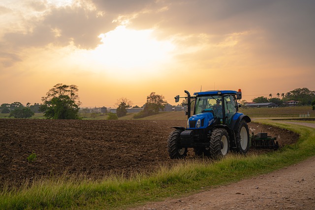 Free download new holland tractor farming free picture to be edited with GIMP free online image editor