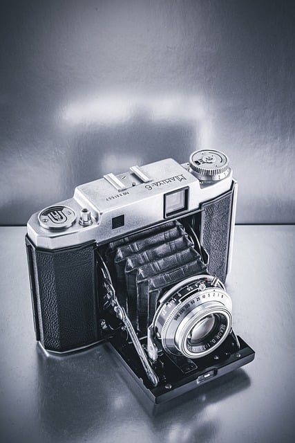 Free download old camera camera collapsible camera free picture to be edited with GIMP free online image editor