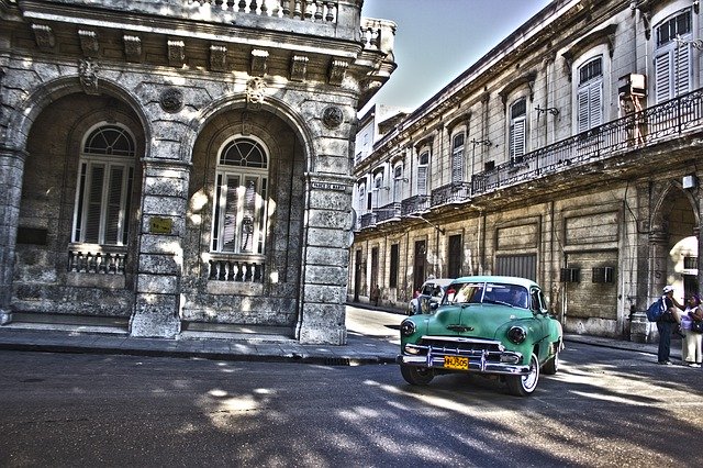 Free download Old Car City Havana -  free photo or picture to be edited with GIMP online image editor