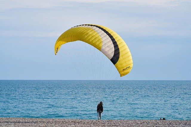 Безкоштовно завантажити Parachute Sky Jump - безкоштовне фото або зображення для редагування за допомогою онлайн-редактора зображень GIMP