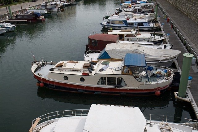 Paris Boat Ship 무료 다운로드 - 김프 온라인 이미지 편집기로 편집할 수 있는 무료 사진 또는 그림